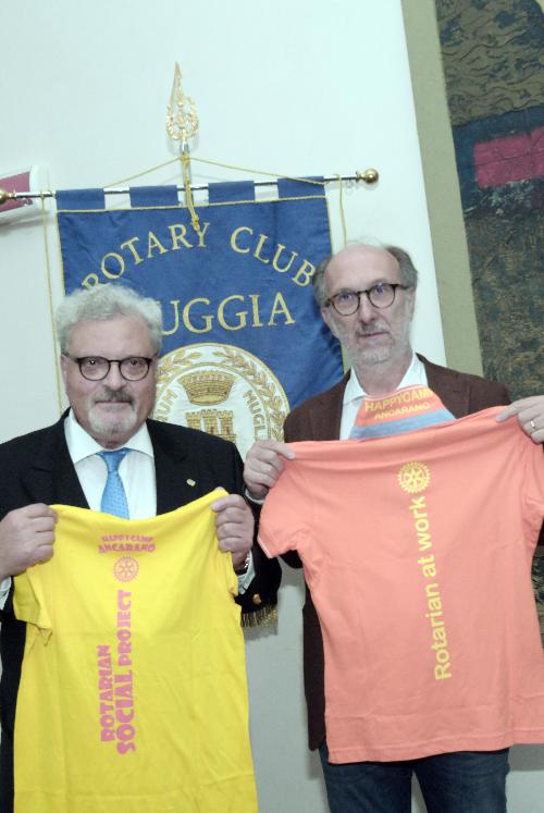 Il vicepresidente del Friuli Venezia Giulia, Riccardo Riccardi, assieme al presidente del Rotary Club Muggia, Giancarlo Cortellino, alla presentazione del Rotary Happycamp Ancarano 2019.